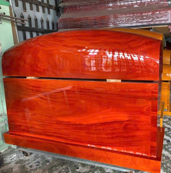 Quan tài gỗ liêm tối