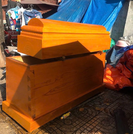 Quan tài gỗ sao nắp sen